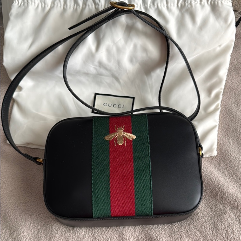 GUCCI Calfskin Web Small Webby Bee Shoulder Bag Black New